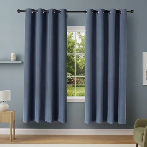 Amazon Basics Tende Oscuranti al 100% con Occhielli, 2 Teli, 132 x 213 cm, Blu Navy