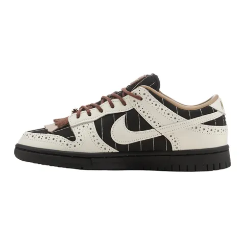 Nike FV3642-010 Dunk Low LX Donna, Black/Summit White-Black-Summit White EU 43