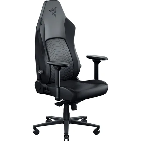 Razer Iskur V2 NewGen - Sedia ergonomica da gaming con comfort traspirante Pelle EPU di 2a gen con tecnologia CoolTouch - supporto lombare HyperFlex - delle spalle e base del sedile ampie | Nero