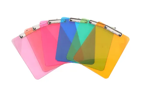 Amazon Basics tavoletta portablocco in plastica, Formato A4, conf. da 6, Colori assortiti