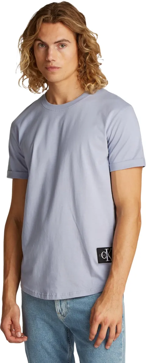 Calvin Klein T-Shirt Maniche Corte Uomo Badge Turn Up Sleeve Scollo Rotondo, Viola