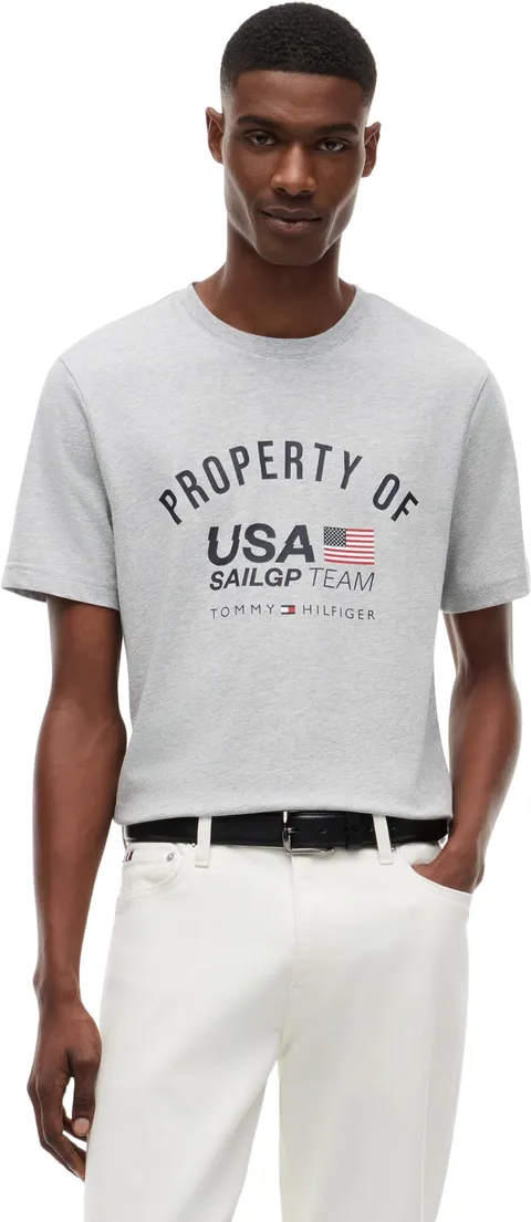 Tommy Hilfiger Uomo T-Shirt Maniche Corte US SailGP Property in Cotone, Grigio (Light