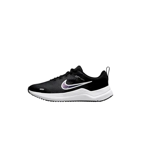 Nike Downshifter 12, Scarpe da Ginnastica Bambini e ragazzi, Nero (Black White Dk Smoke