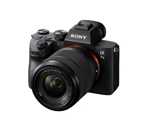 Sony Alpha 7 III Full Frame 24,2MP con 28-70mm