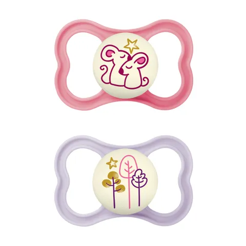 MAM Air Night Succhietto 6-16 Mesi (Set da 2), Ciuccio MAM 6-16 mesi che si illumina al buio per pelli sensibili, Kit da 2 accessori neonato con tettarella in silicone e porta ciuccio, Rosa/Lilla