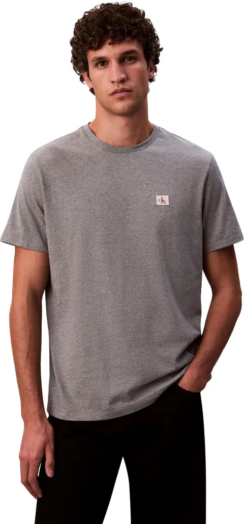 Calvin Klein Uomo T-Shirt Maniche Corte Badge Jersey Classic Tee in Cotone, Grigio (Med Grey Htr), XS